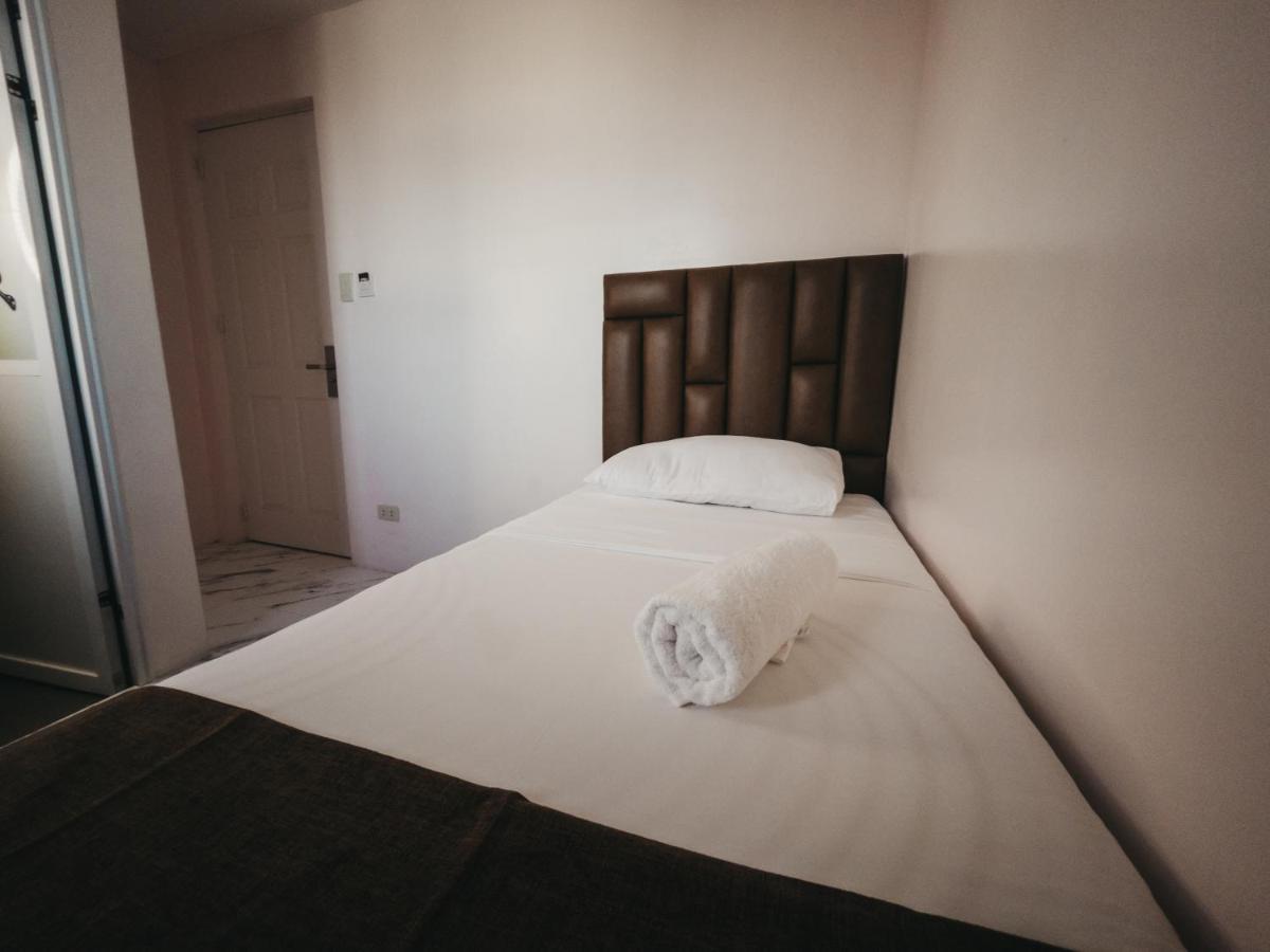 La Choeben Suites Calbayog Eksteriør bilde