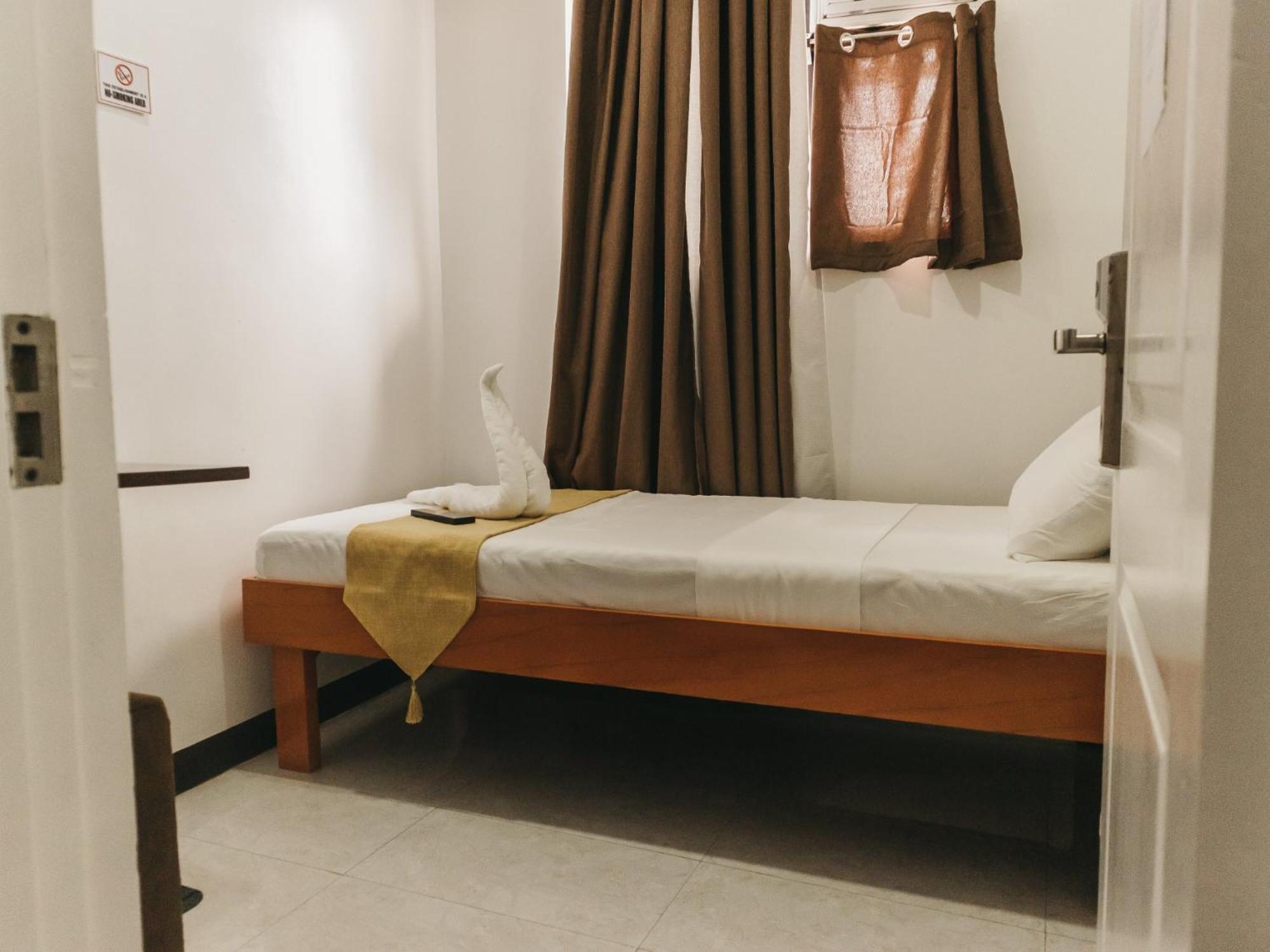 La Choeben Suites Calbayog Eksteriør bilde